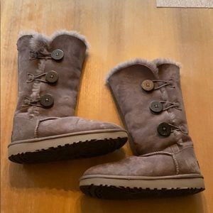 Women’s Bailey Button UGG boots!